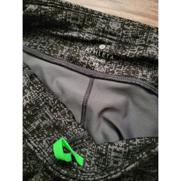 ATHLETA WOMENS SIZE XS BE FREE NICKERS CROPPED LEGGINGS PANTS EUC 983260 - Picture 6 of 9
